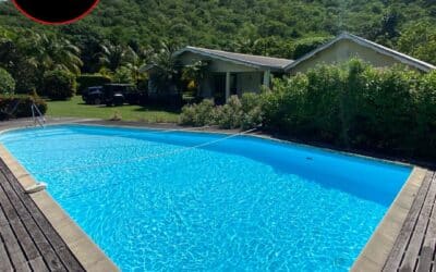 A LOUER – VILLA F4 100 M2 AVEC PISCINE – 50 M DE LA PLAGE DE FOND BOUCHER – 2350 M2 DE TERRAIN – CASE PILOTE – 2490 €