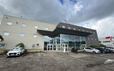 À LOUER BUREAUX 130 m² LAMENTIN ZI LE MANHITY 2ᵉ ÉTAGE AVEC ASCENSEUR – 3 735,09 €